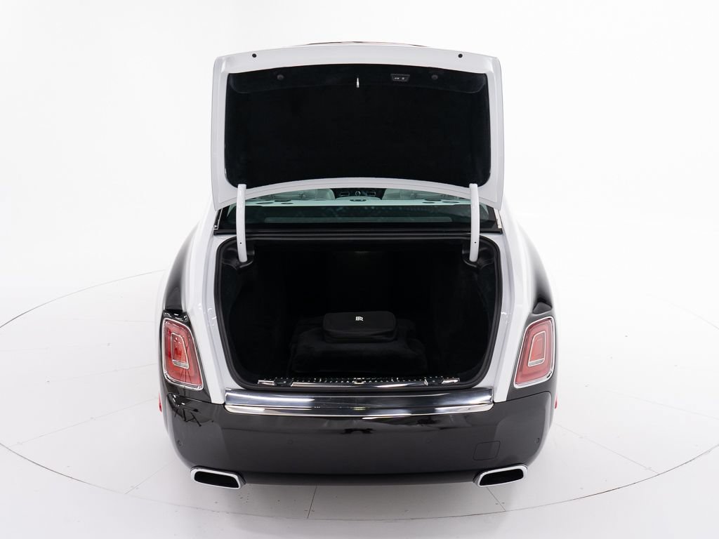 Certified 2026 Rolls-Royce Phantom Sedan w/ Leather Finishing Pack RWD image 55
