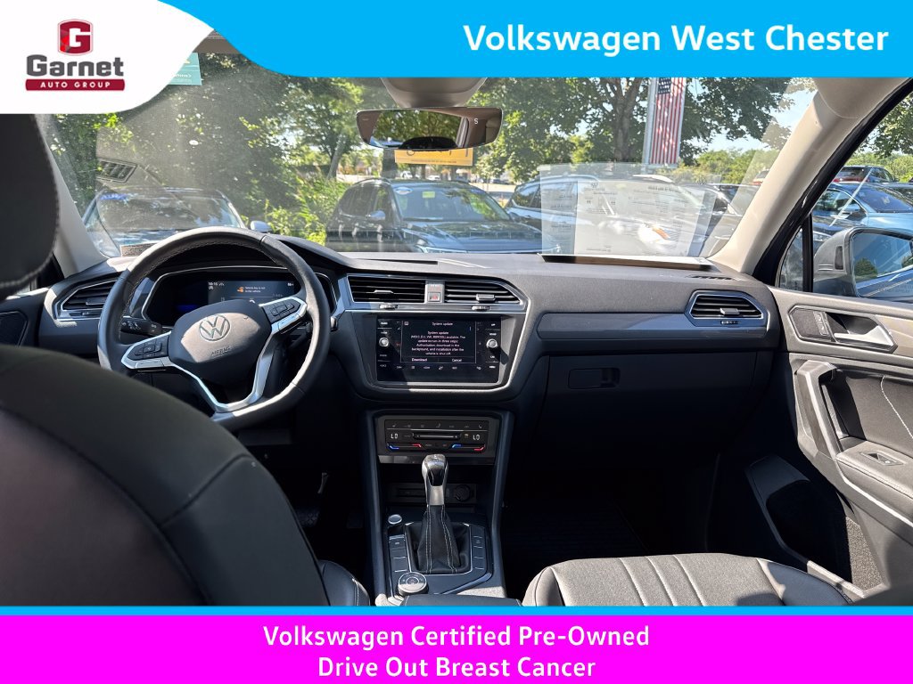 Certified 2023 Volkswagen Tiguan SE w/ Panoramic Sunroof Package AWD/4WD image 31