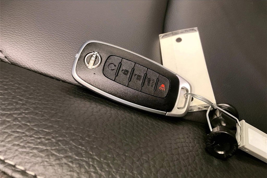 Certified 2025 Nissan Pathfinder SL image 10