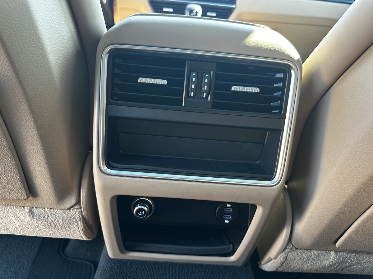 Used 2022 Porsche Cayenne Platinum Edition AWD/4WD image 26