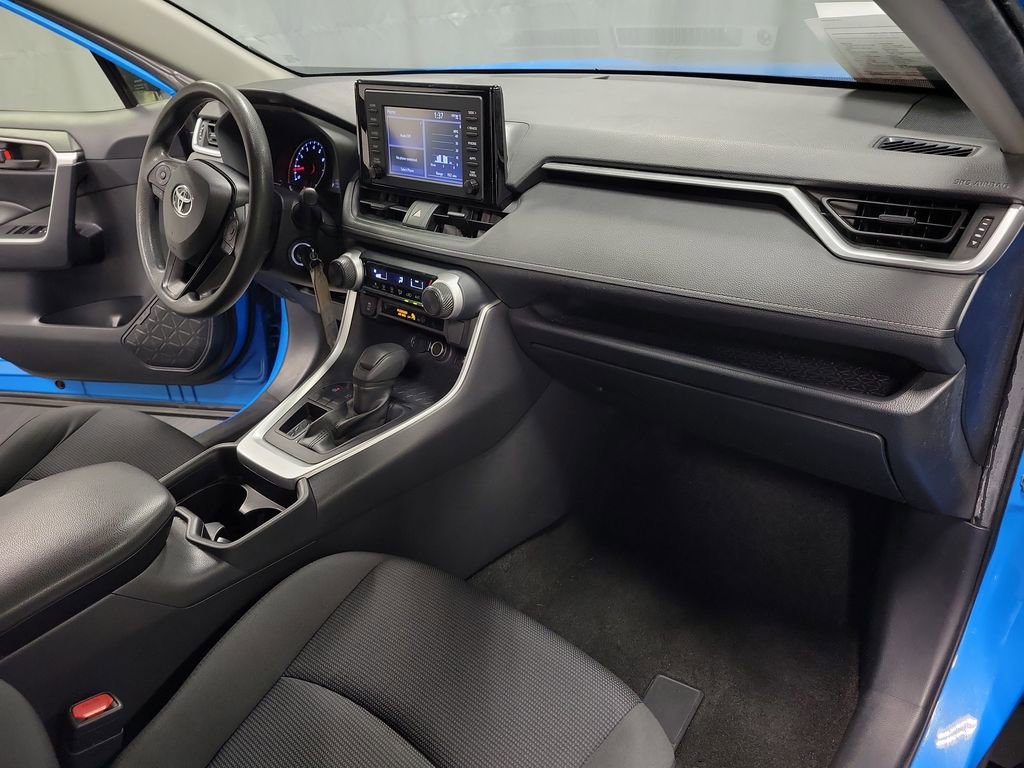 Used 2019 Toyota RAV4 LE w/ Carpet Mat Package image 23