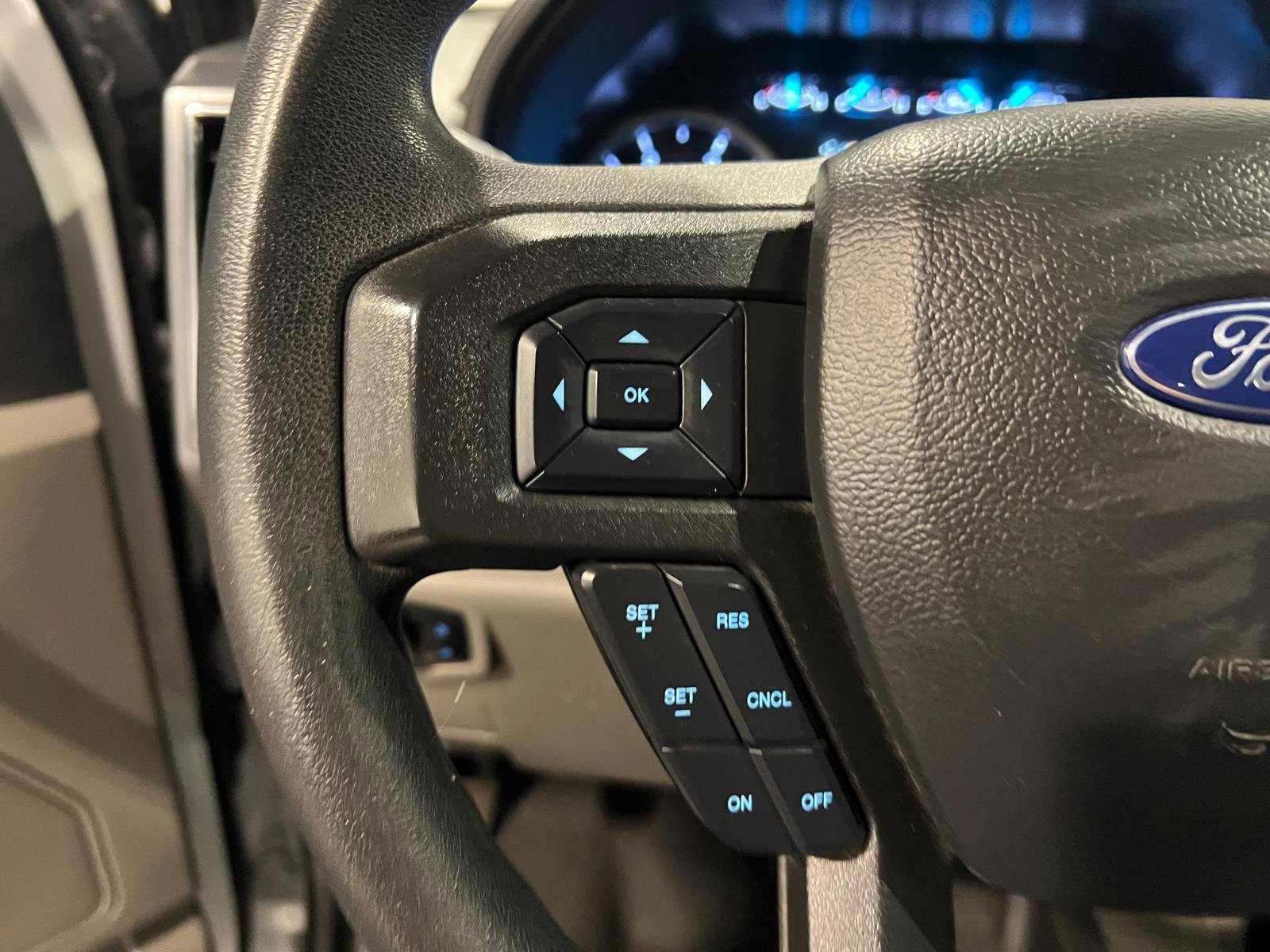 Used 2022 Ford F450 XLT w/ XLT Premium Package image 13