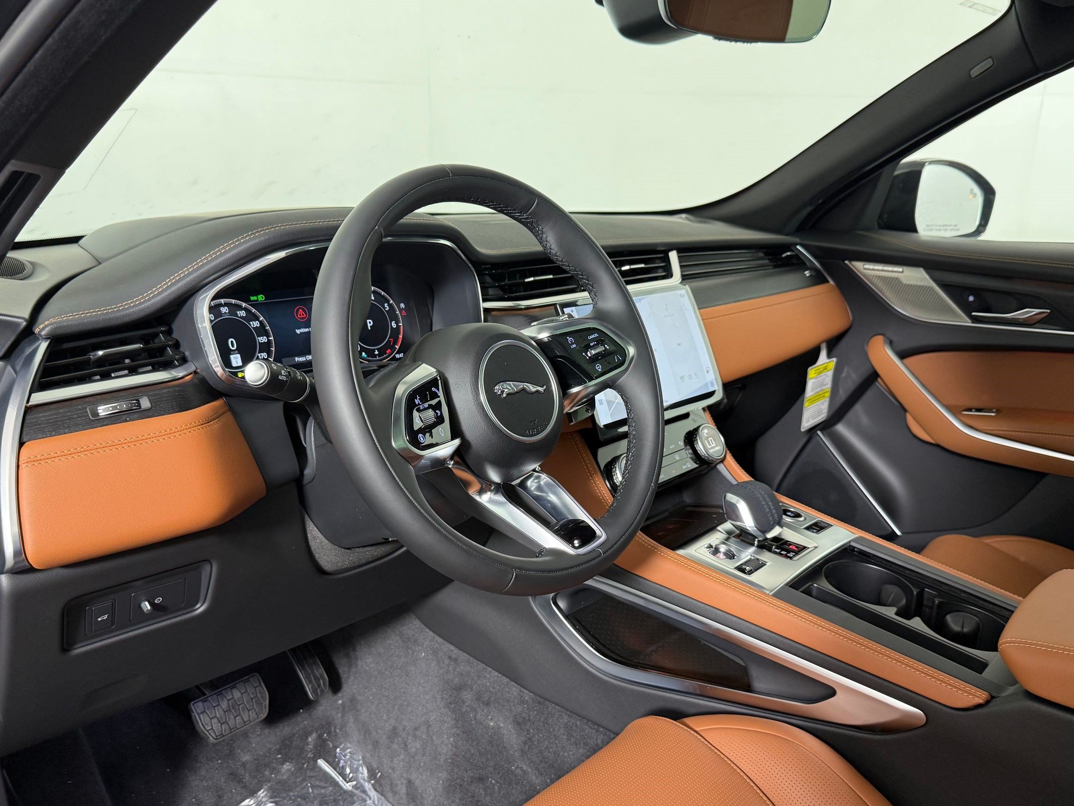 New 2026 Jaguar F-PACE R-Dynamic S AWD/4WD image 4