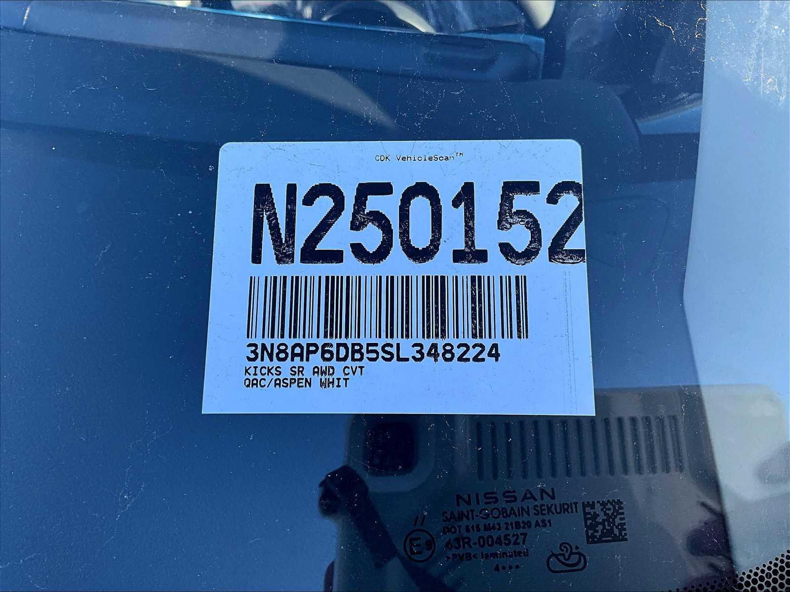 New 2025 Nissan Kicks SR image 17