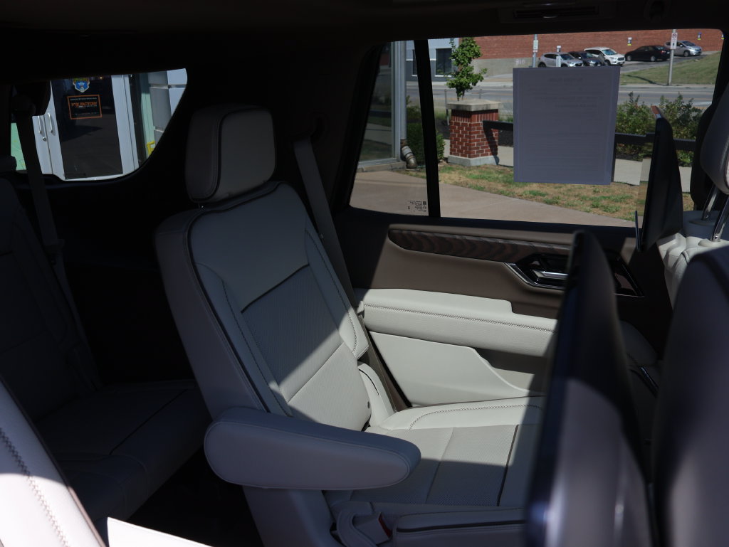 Certified 2026 GMC Yukon Denali w/ Denali Reserve Package AWD/4WD image 13