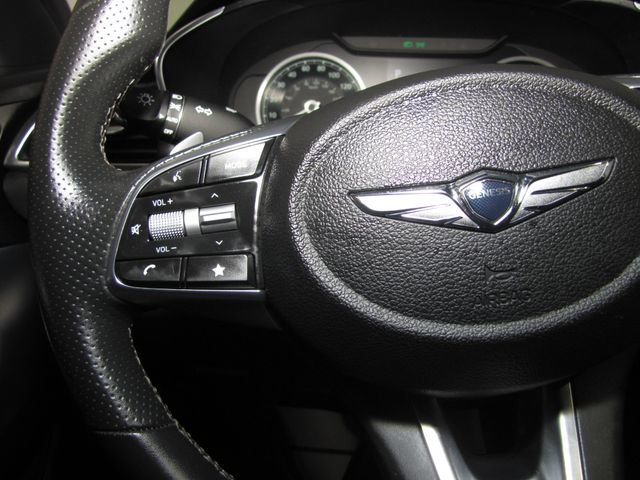 Used 2023 Genesis G70 2.0T RWD image 5