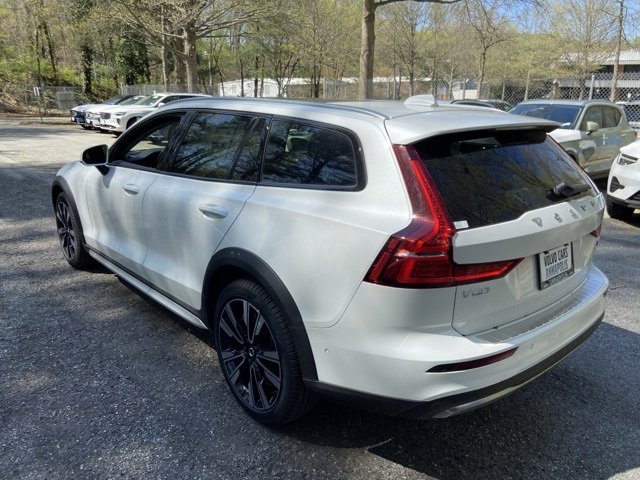New 2025 Volvo V60 B5 Cross Country Ultra w/ Protection Package Premier image 5