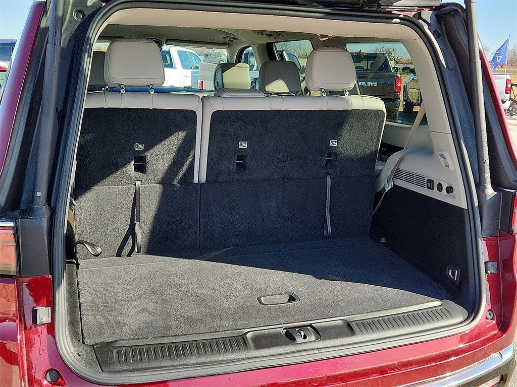 Used 2024 Jeep Wagoneer Series II image 9