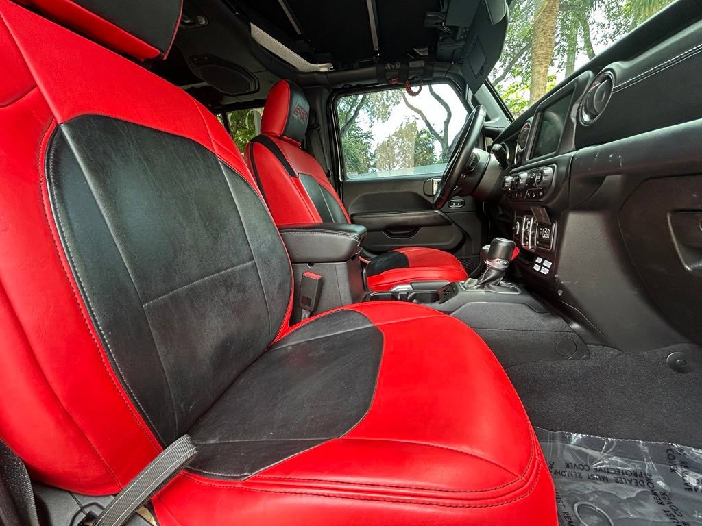 Used 2018 Jeep Wrangler Unlimited Sahara AWD/4WD image 35