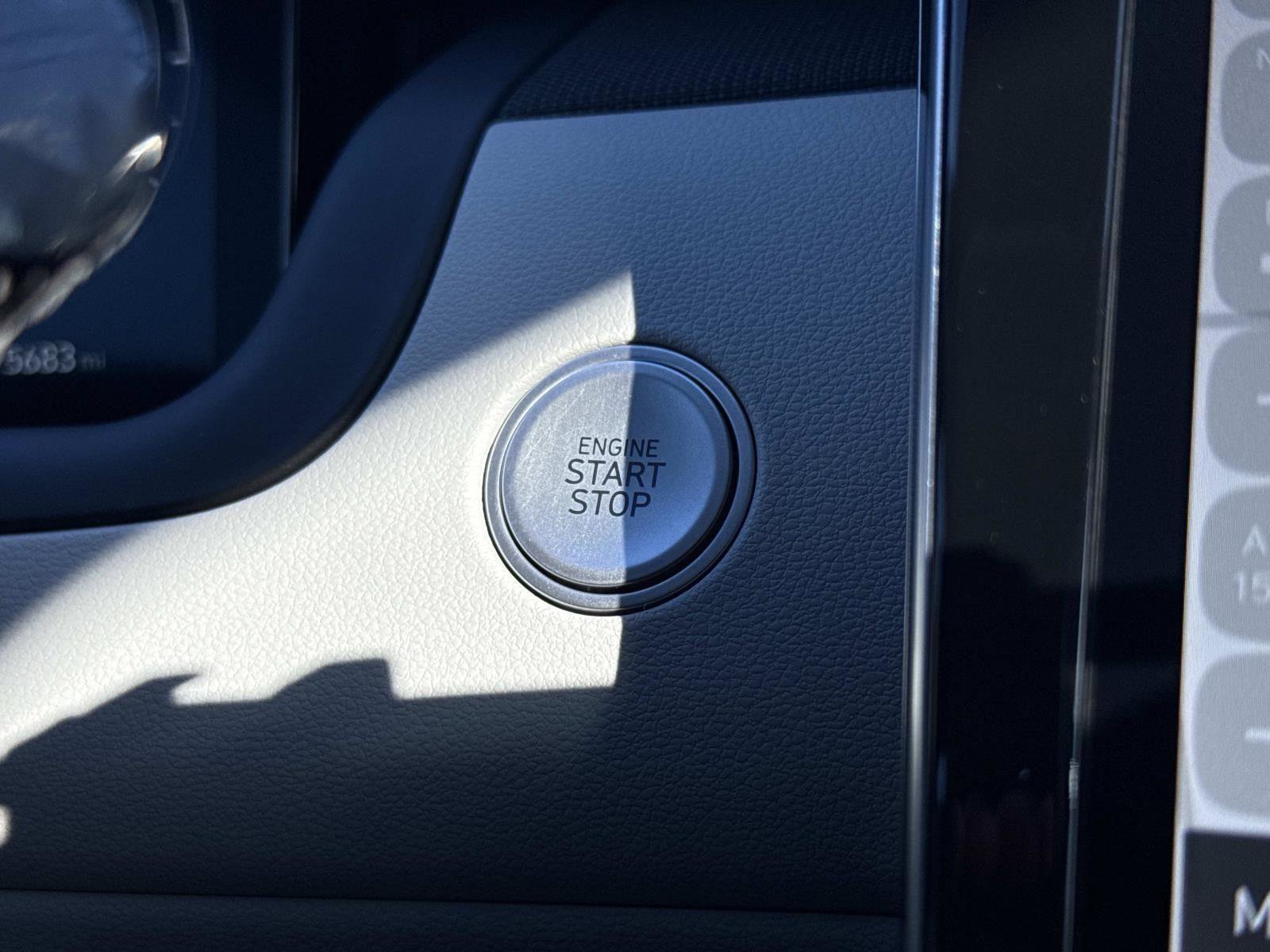 Used 2024 Hyundai Tucson Limited AWD/4WD image 14