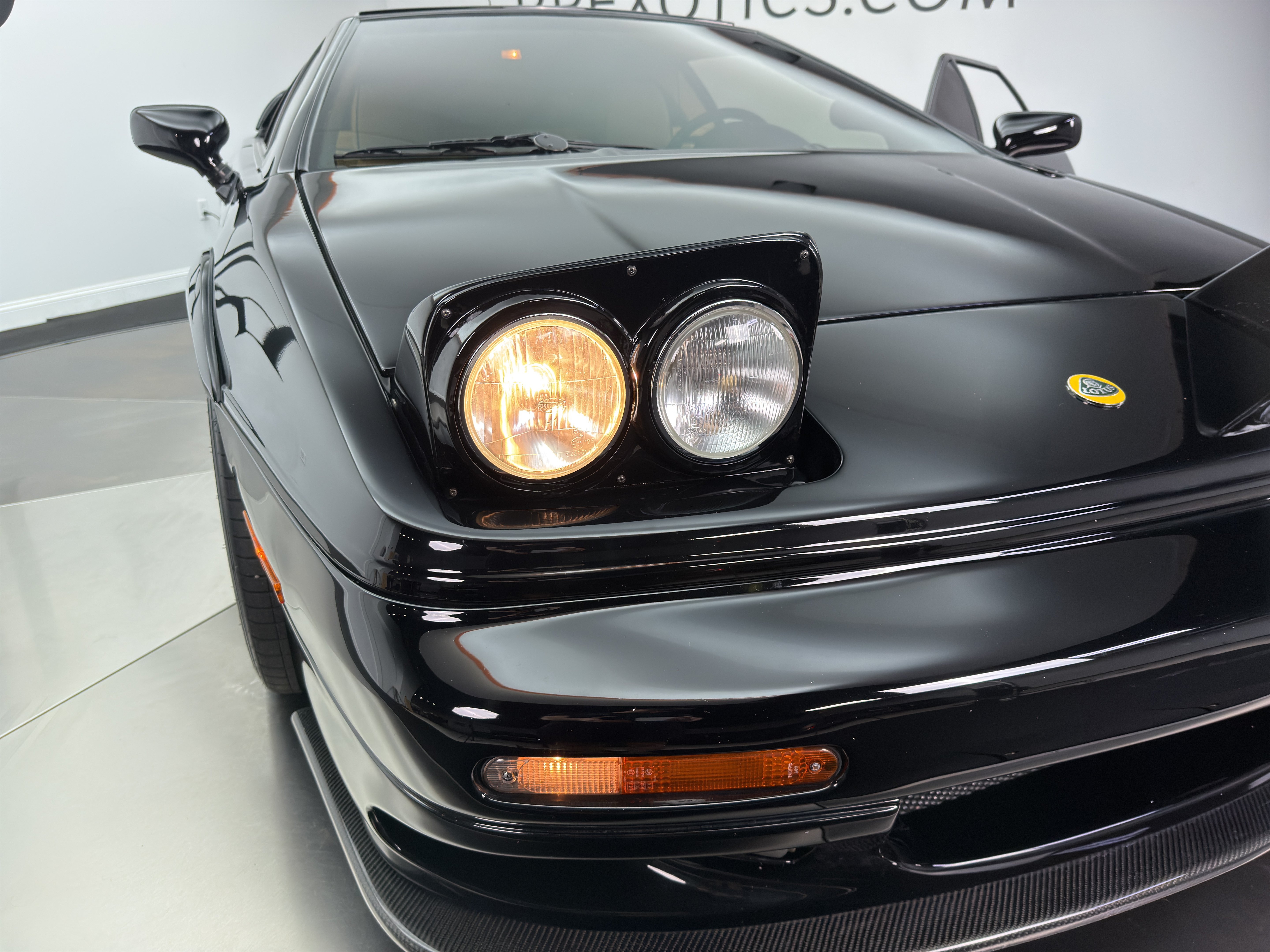 Used 2002 Lotus Esprit RWD image 10