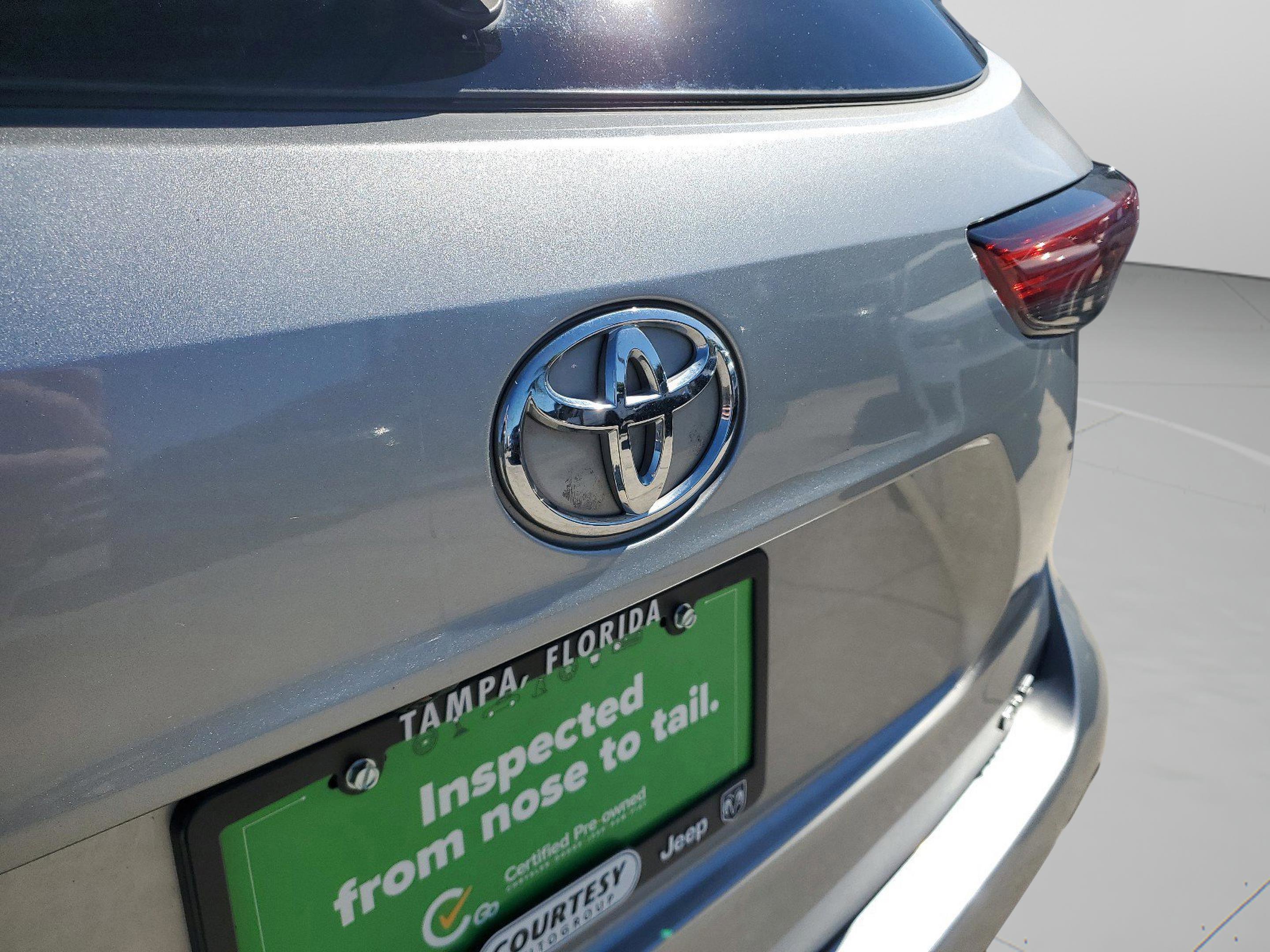 Used 2020 Toyota Highlander L image 7