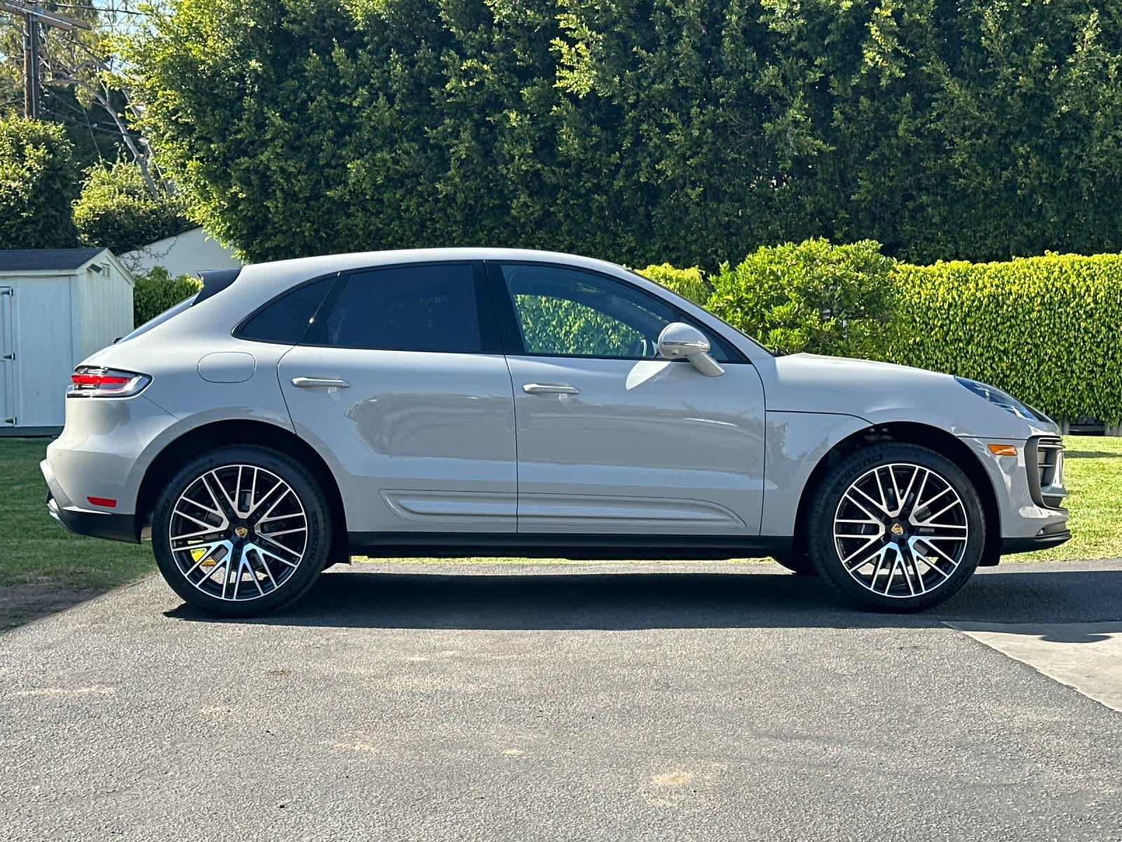 New 2026 Porsche Macan AWD/4WD image 9