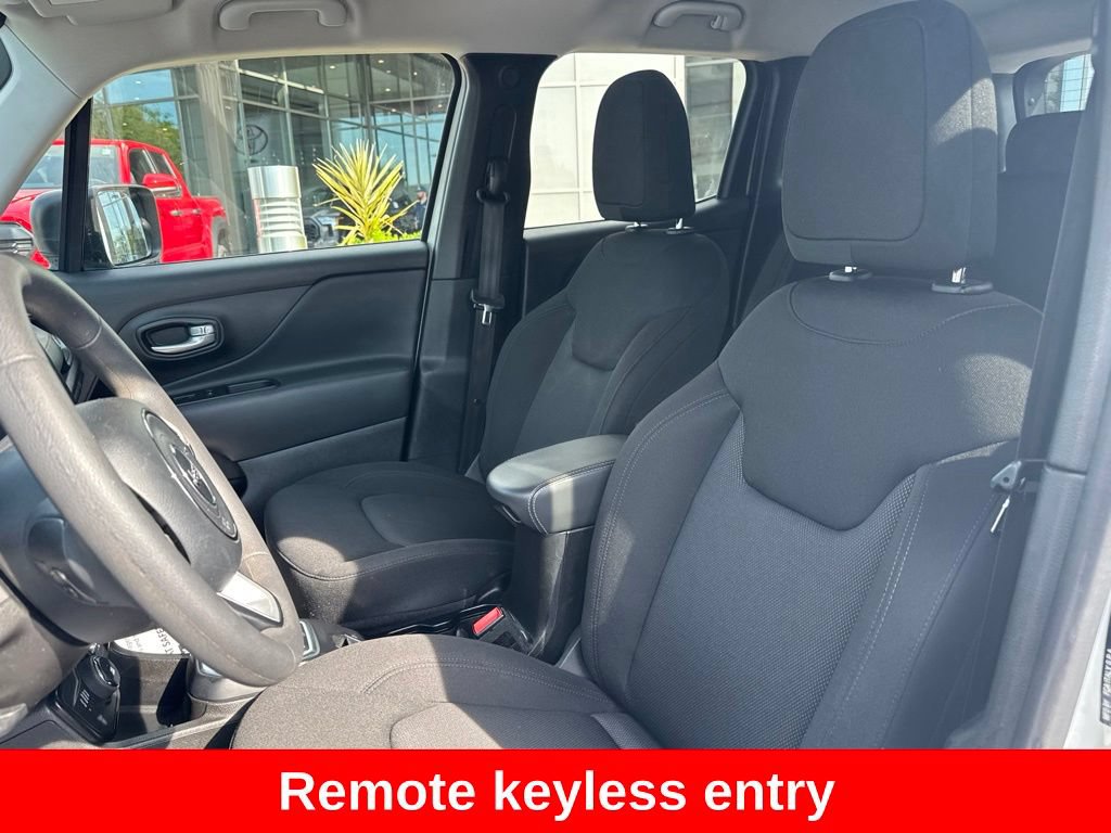 Used 2023 Jeep Renegade Latitude AWD/4WD image 12