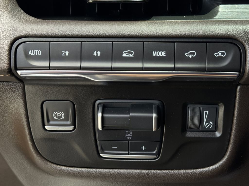 Used 2021 Cadillac Escalade Sport w/ Driver Assist Tech Package AWD/4WD image 22