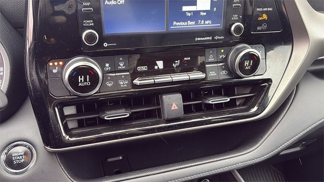 Used 2022 Toyota Highlander XLE image 14