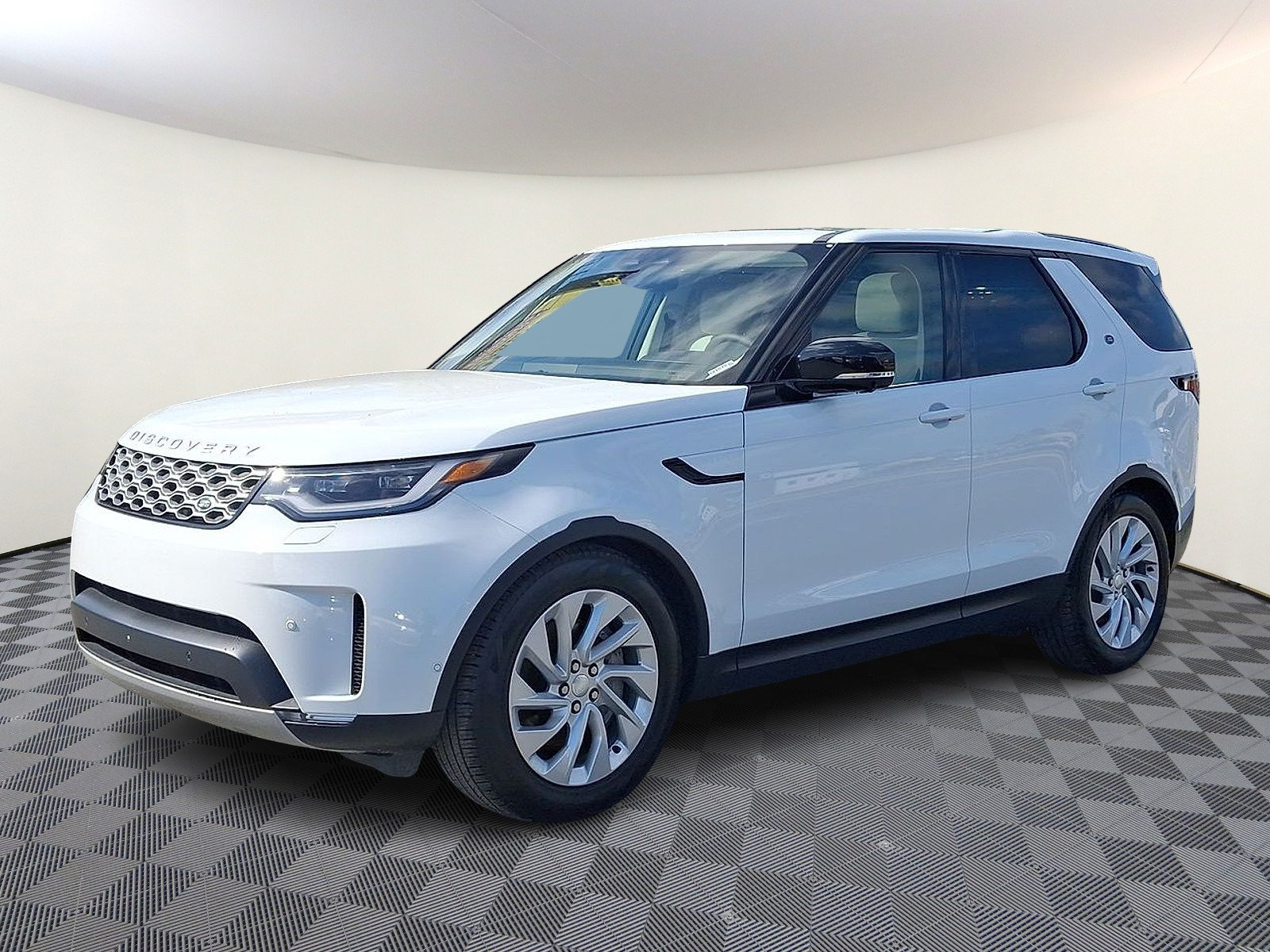 Certified 2026 Land Rover Discovery S AWD/4WD image 1