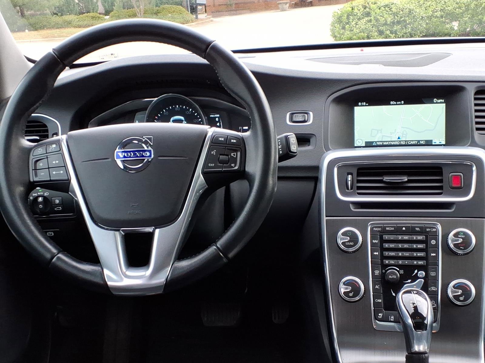 Used 2016 Volvo V60 T5 Cross Country Platinum AWD/4WD image 13