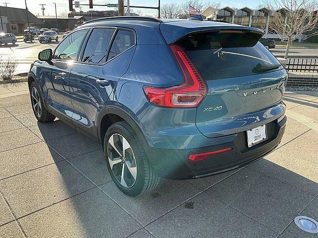 Certified 2025 Volvo XC40 B5 Plus AWD/4WD image 10