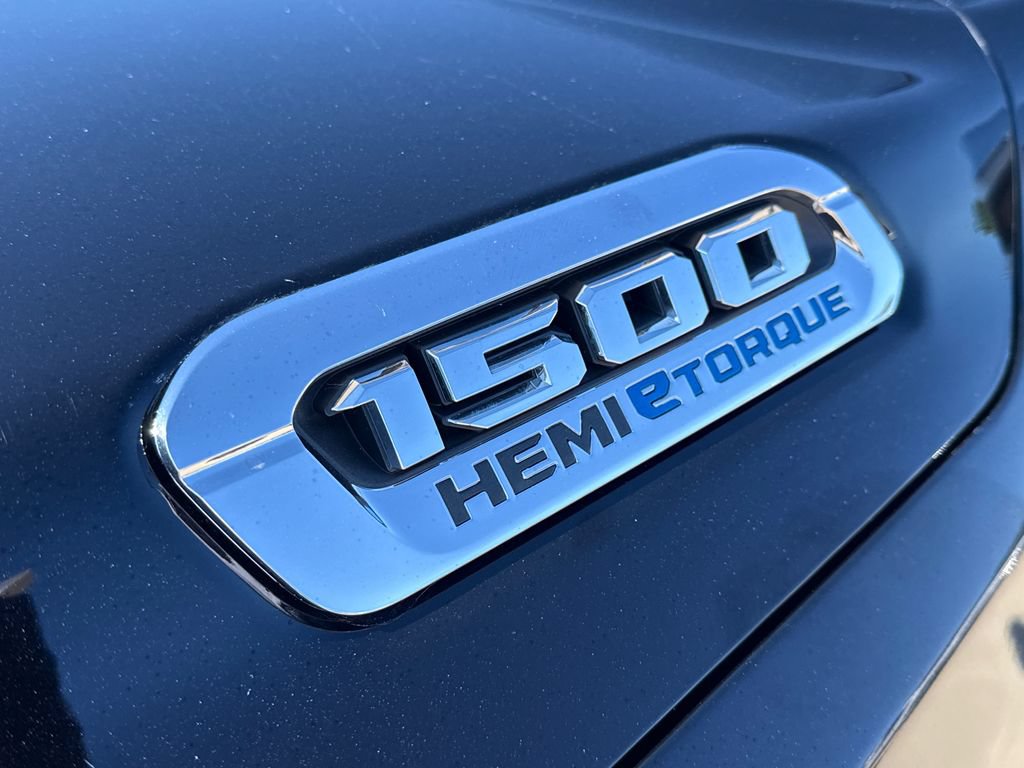 Used 2023 RAM 1500 Laramie AWD/4WD image 6