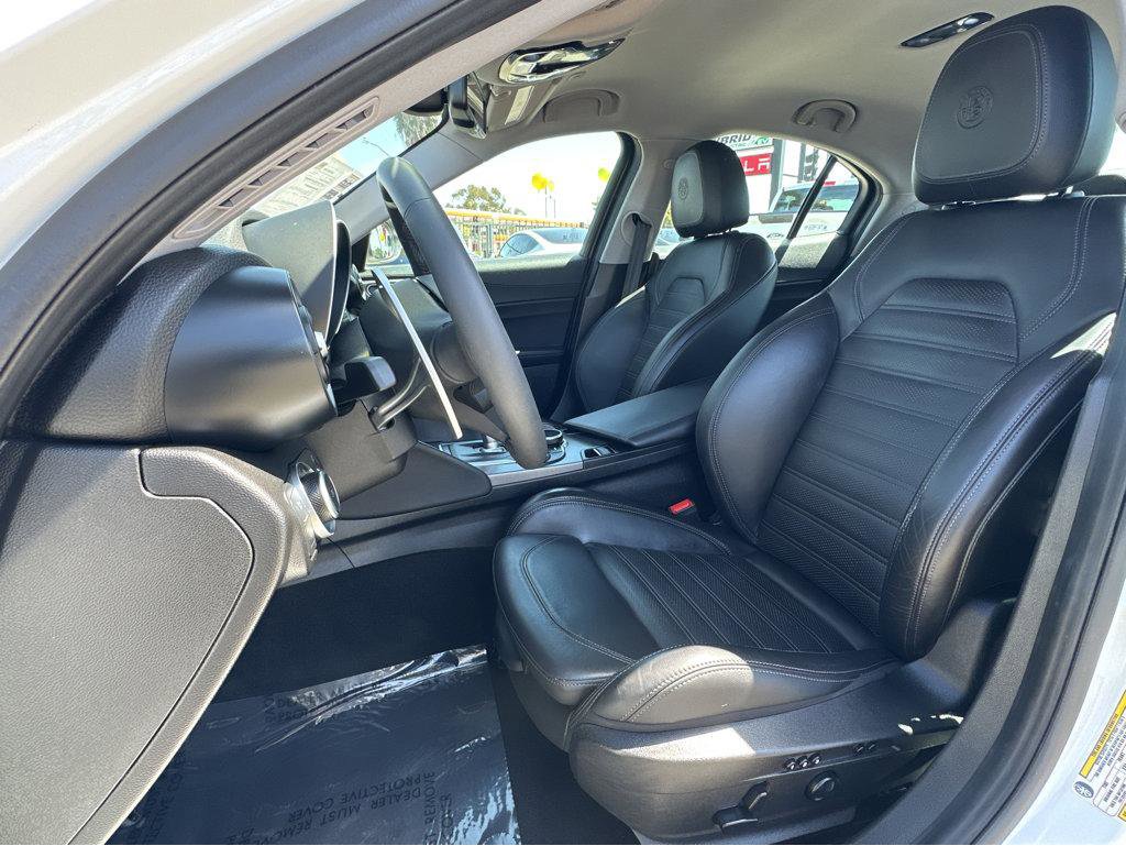 Used 2019 Alfa Romeo Giulia Ti Sport w/ Quick Order Package 22U Sport RWD image 8