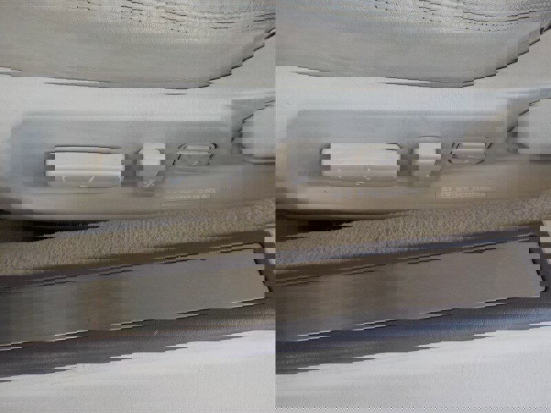 Used 2003 Lexus SC 430 Convertible image 36