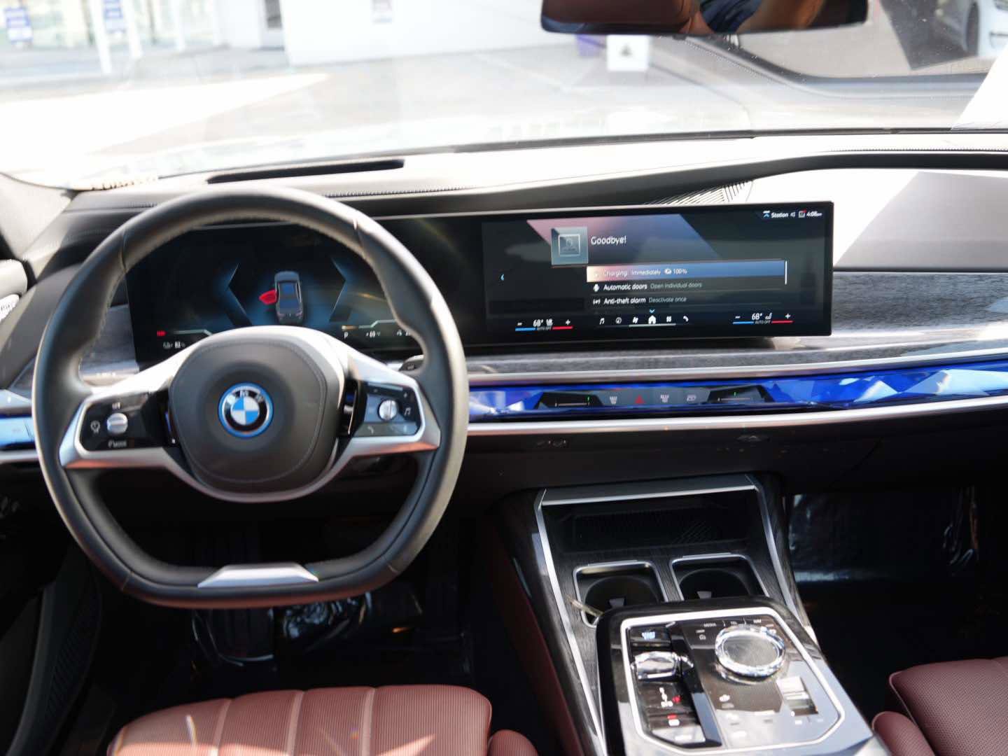 Used 2025 BMW i7 xDrive60 image 11