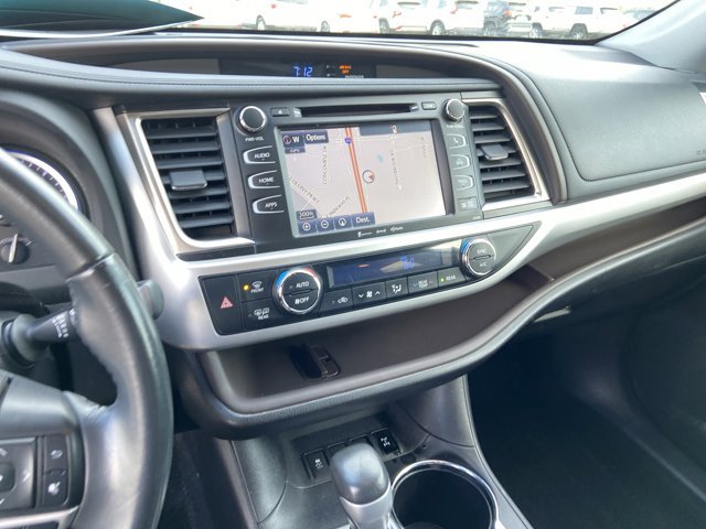 Used 2019 Toyota Highlander XLE image 40