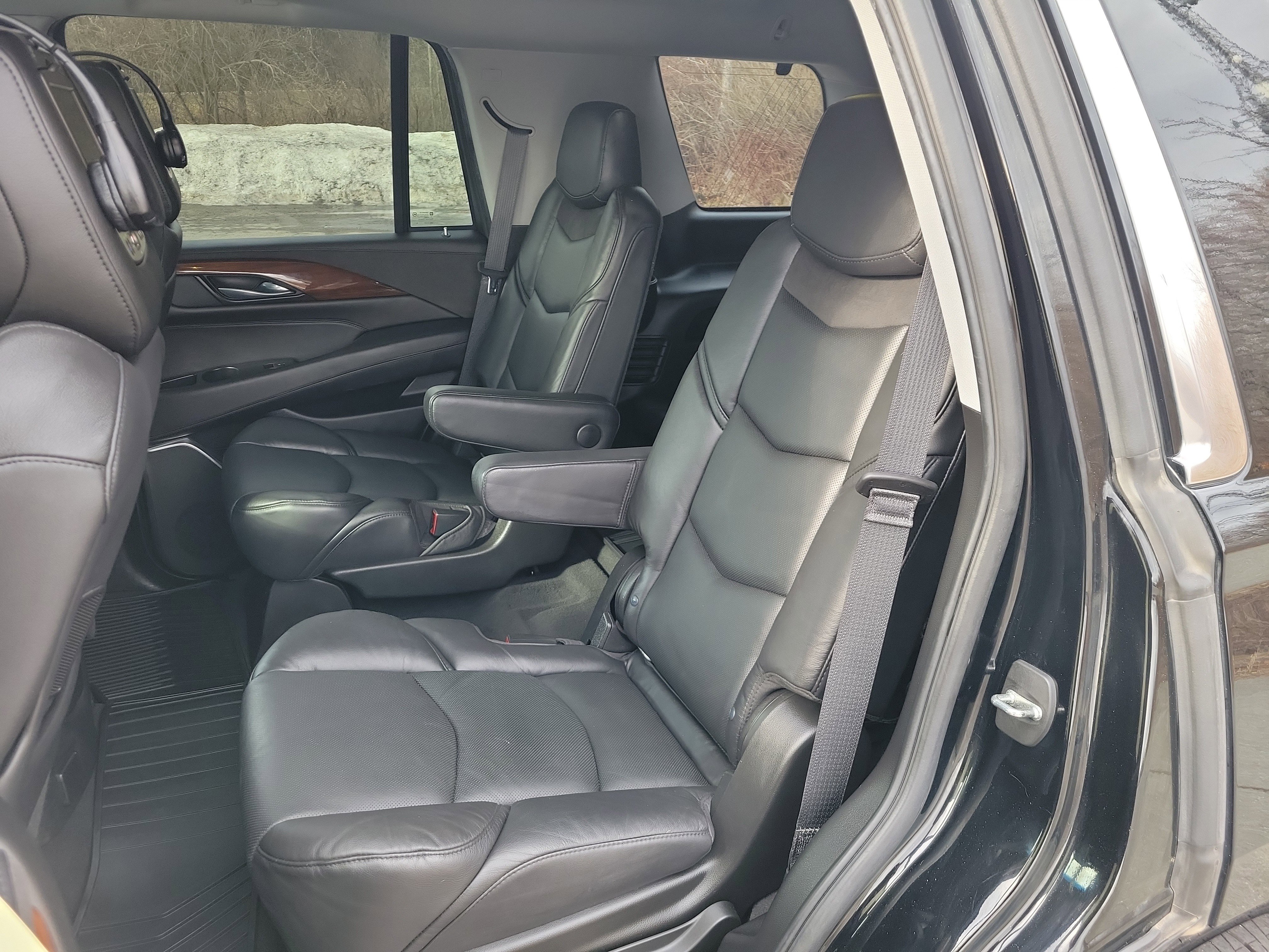 Used 2019 Cadillac Escalade Luxury image 16