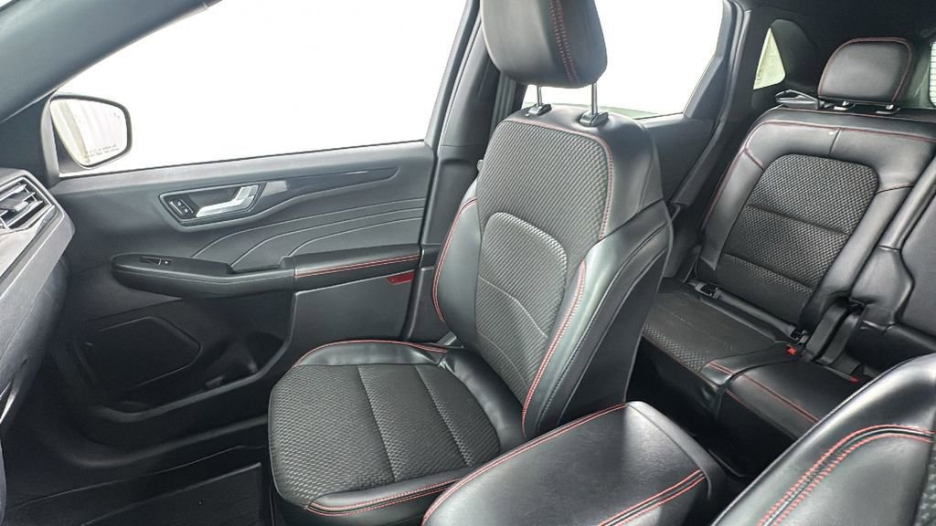 Used 2023 Ford Escape ST-Line AWD/4WD image 13