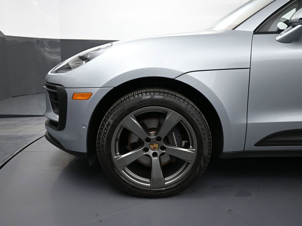 Certified 2022 Porsche Macan image 12