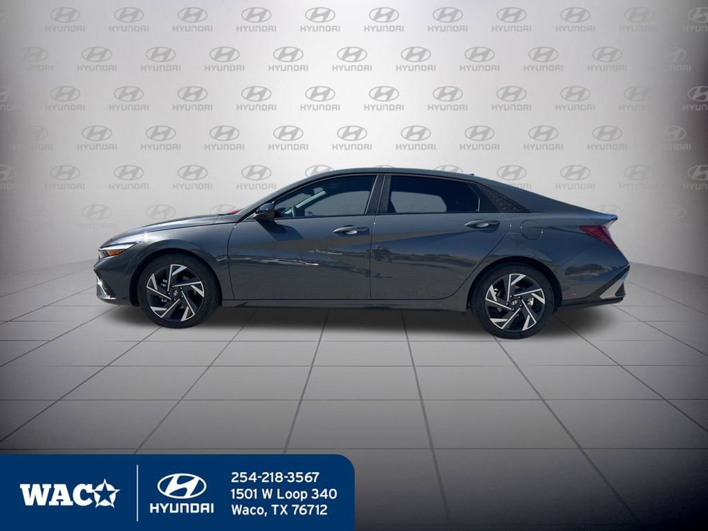 Used 2025 Hyundai Elantra Sport image 10