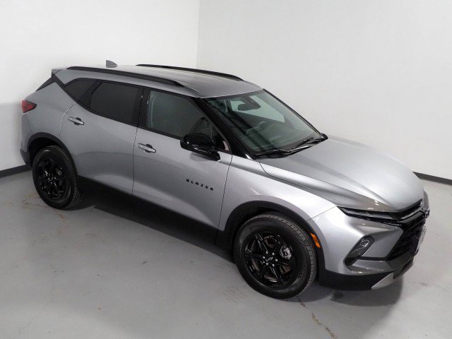 Used 2024 Chevrolet Blazer LT w/ Convenience Package FWD image 11