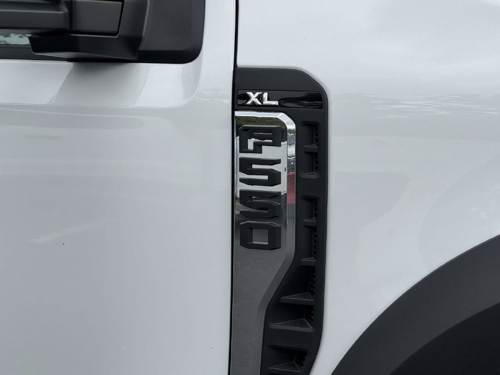 New 2026 Ford F550 4x4 Regular Cab Super Duty image 2