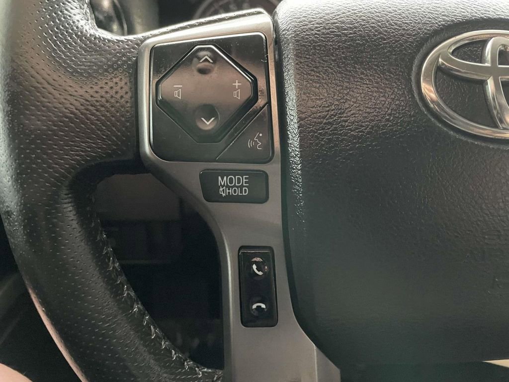 Used 2020 Toyota Tacoma SR5 image 30