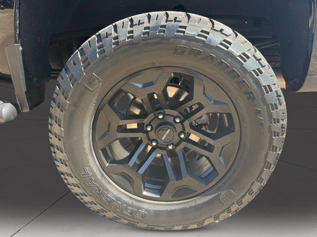 Used 2020 Chevrolet Silverado 1500 RST w/ All-Star Edition image 10