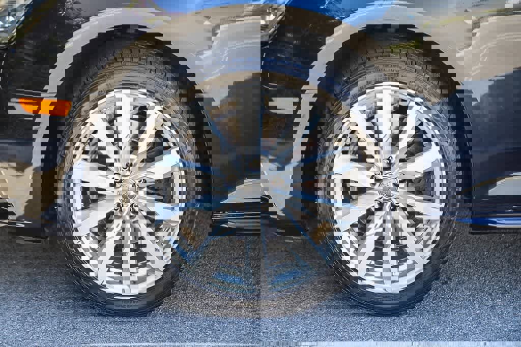 Used 2018 Audi A4 2.0T Ultra Premium w/ 18" Wheel Package image 9