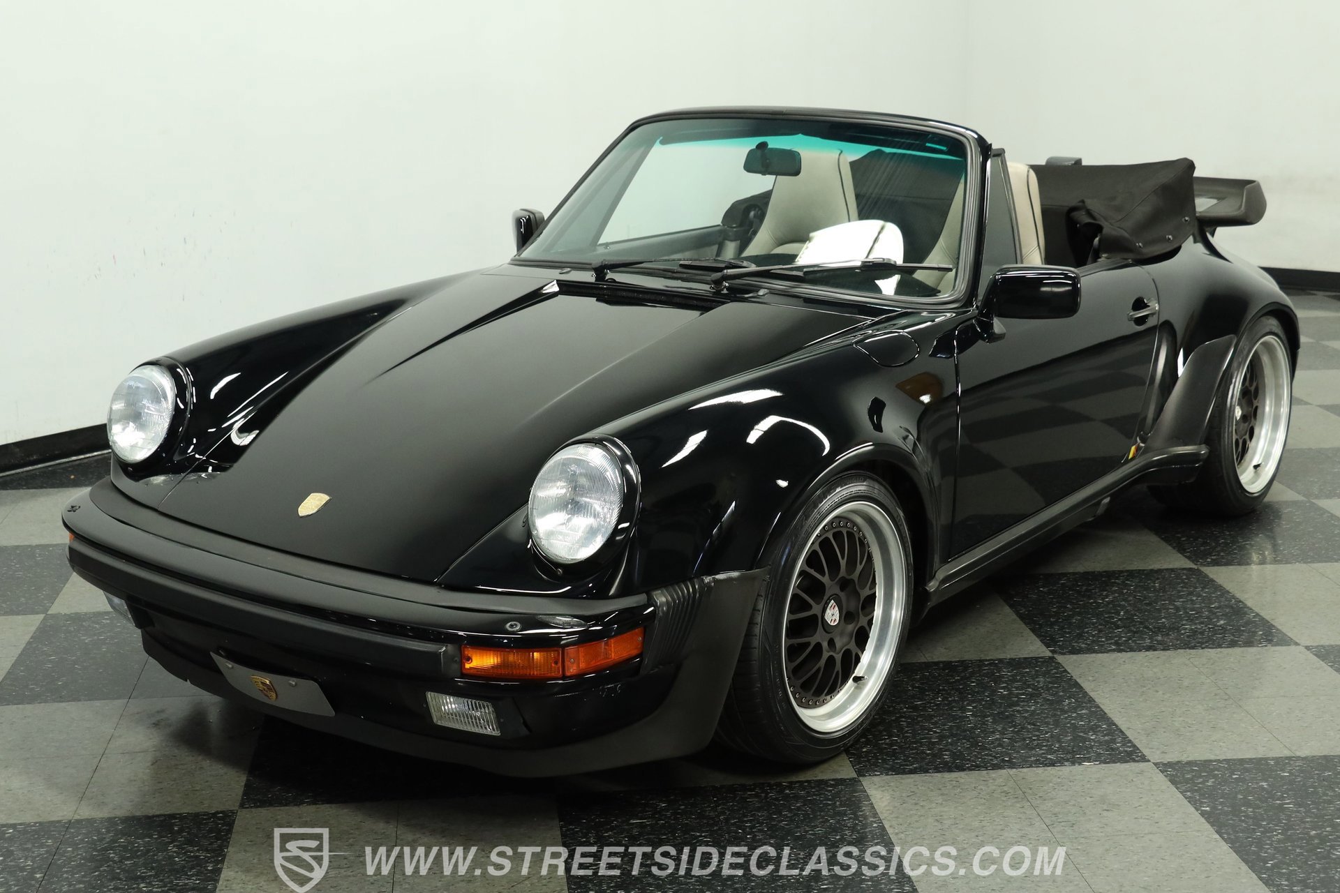 Used 1988 Porsche 911 Carrera RWD image 17