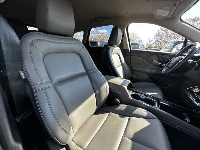 Certified 2025 Lincoln Corsair AWD image 34