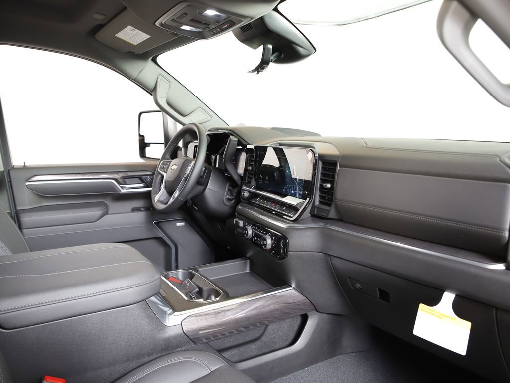 New 2026 Chevrolet Silverado 3500 LTZ w/ LTZ Premium Package image 9