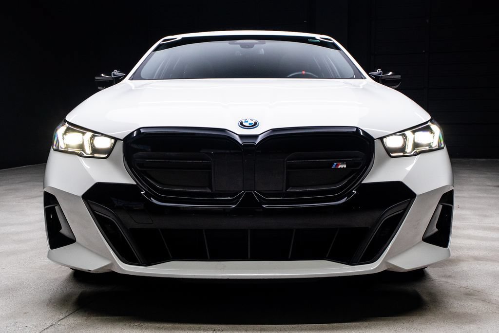 Used 2024 BMW i5 M60 AWD/4WD image 3