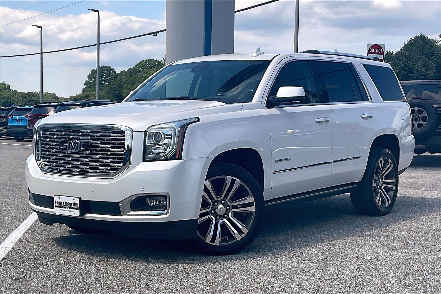 Used 2019 GMC Yukon Denali w/ Denali Ultimate Package AWD/4WD image 3