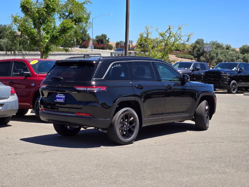 New 2026 Jeep Grand Cherokee Altitude AWD/4WD image 3