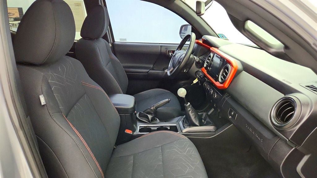 Used 2016 Toyota Tacoma TRD Sport w/ Towing Package AWD/4WD image 24