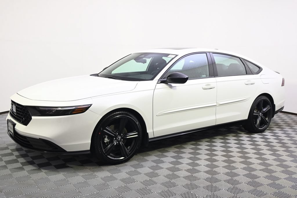 Used 2023 Honda Accord Sport image 2