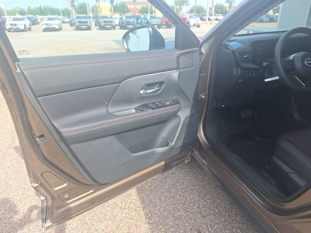 New 2026 Nissan Kicks SR w/ SR Premium Package FWD image 10