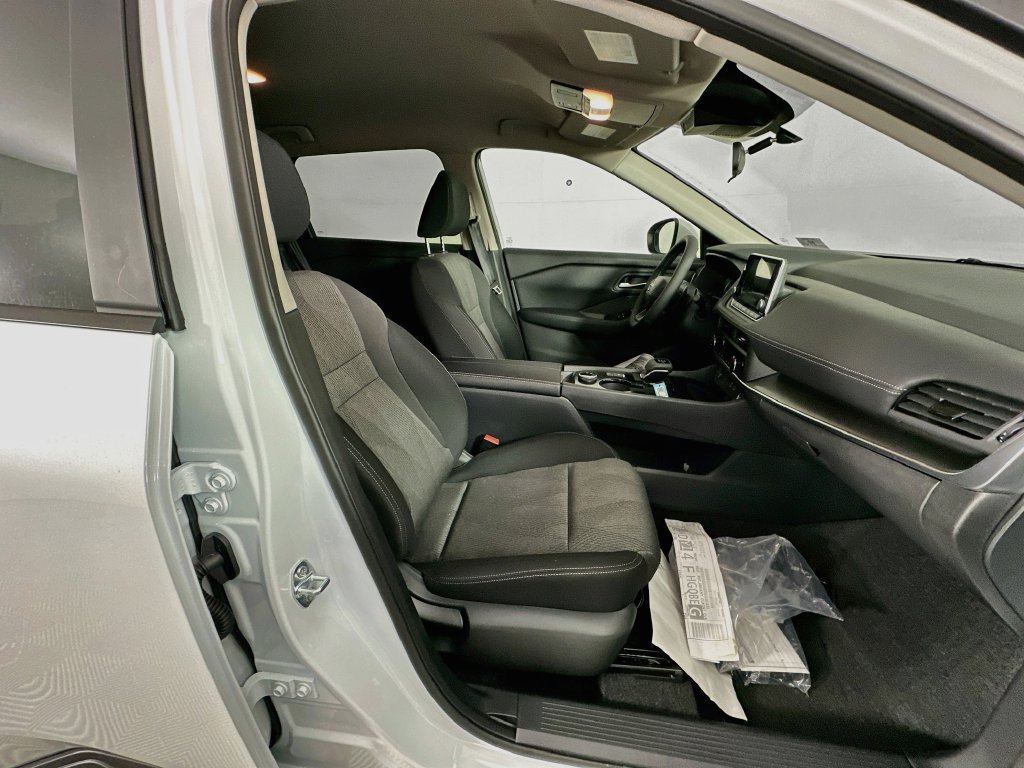 New 2027 Nissan Rogue SV w/ Cold Weather Package AWD/4WD image 35
