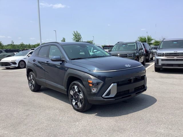 Used 2025 Hyundai Kona SEL image 4