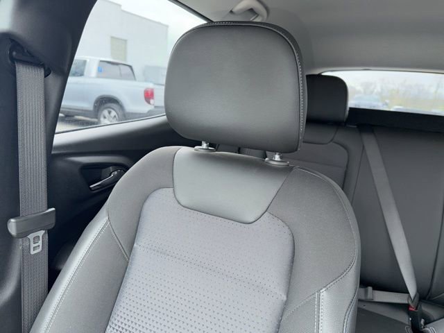 Used 2025 Chevrolet Trax LT w/ LT Convenience Package image 48