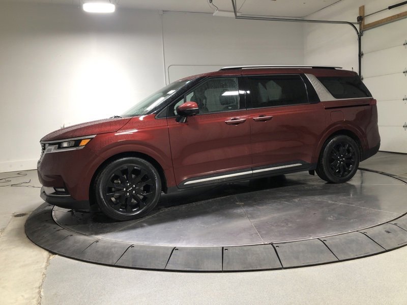 Used 2024 Kia Carnival SX Prestige image 4